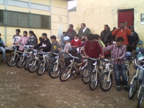 ربورتاج مصور: حفل توزيع الدراجات الهوائية على التلاميذ في دوار بويخباش اركمان